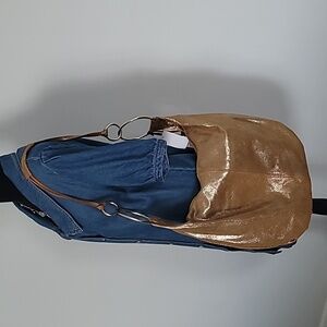 Elegant Tan Glossy Leather Shoulder Bag